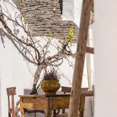 Dimora Dei Semplici Maison d'hôtes 4*